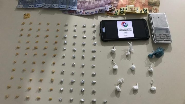 Adolescentes são detidos com 110 pedras de crack em Chapecó