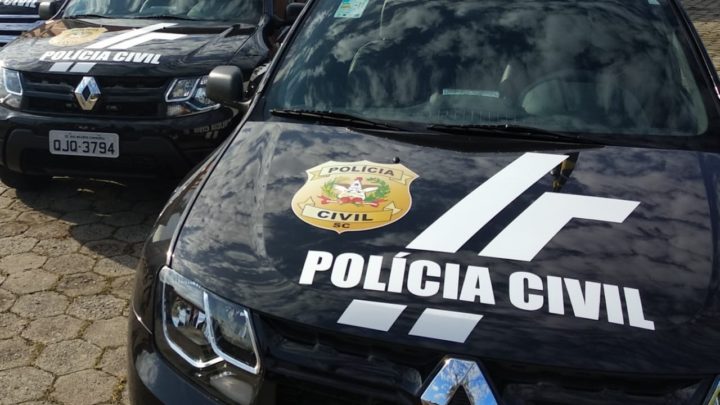 Suspeita de pedir copo de água para furtar idosos é presa em Santa Catarina