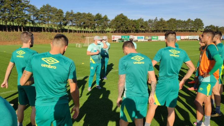 Umberto Louzer e Felipe Endres estão liberados aos treinamentos