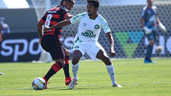 Chape estréia na Série B pontuando fora de casa