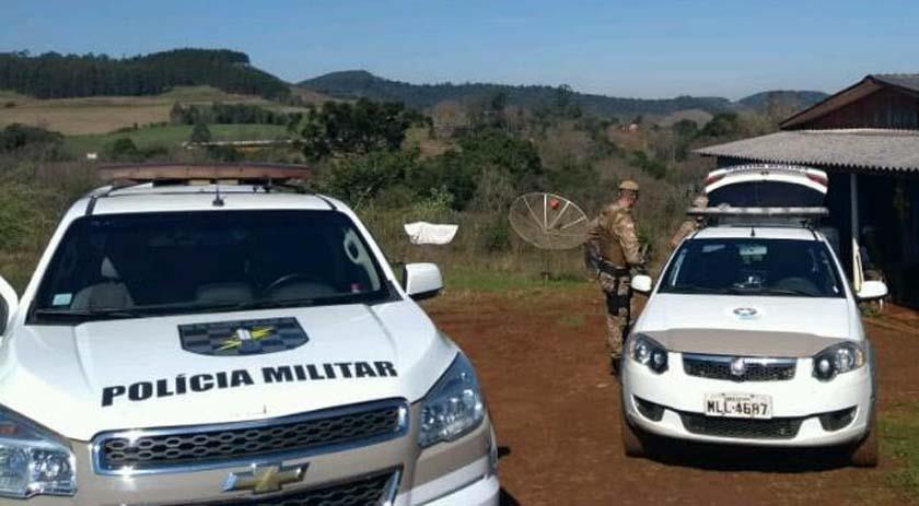 Homem força esposa a tomar veneno e acaba preso pela PM quando pilotava moto irregular