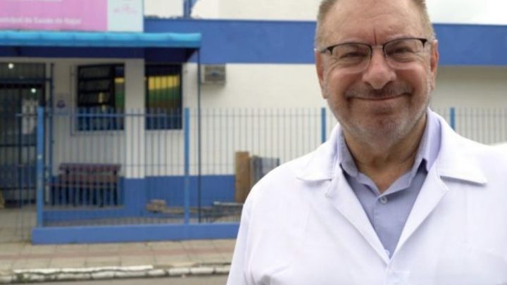 Prefeito de Itajaí acata decisão e descarta tratamento com ozônio no ânus contra a Covid-19