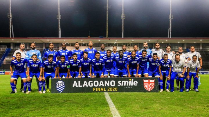 CSA tem 18 atletas com Covid-19 e jogo contra a Chapecoense é adiado pela CBF