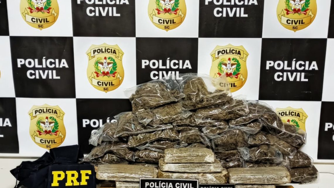 Polícia Civil prende 4 pessoas com 20kg de maconha em Chapecó
