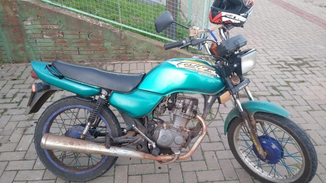 Homem é preso após furtar moto e se envolver em acidente no centro de Chapecó