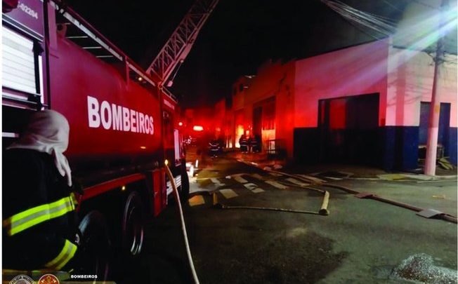 Mulher descobre traição do marido e incendeia casa com a filha de 7 anos dentro