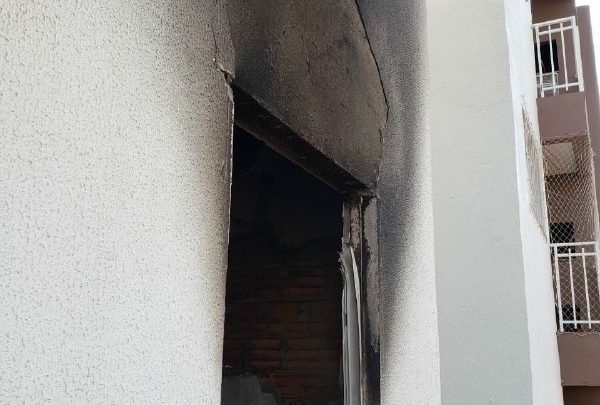 Incêndio destrói parte de apartamento no bairro Efapi em Chapecó