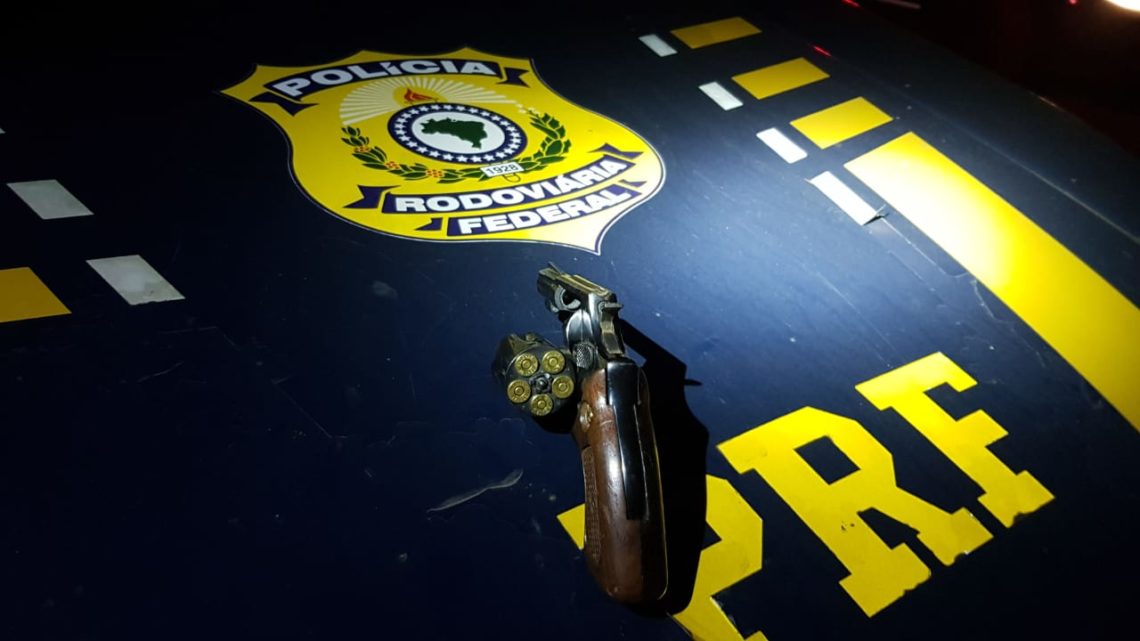 PRF prende motorista embriagado (reincidente) e com arma raspada na BR-282 em Xaxim