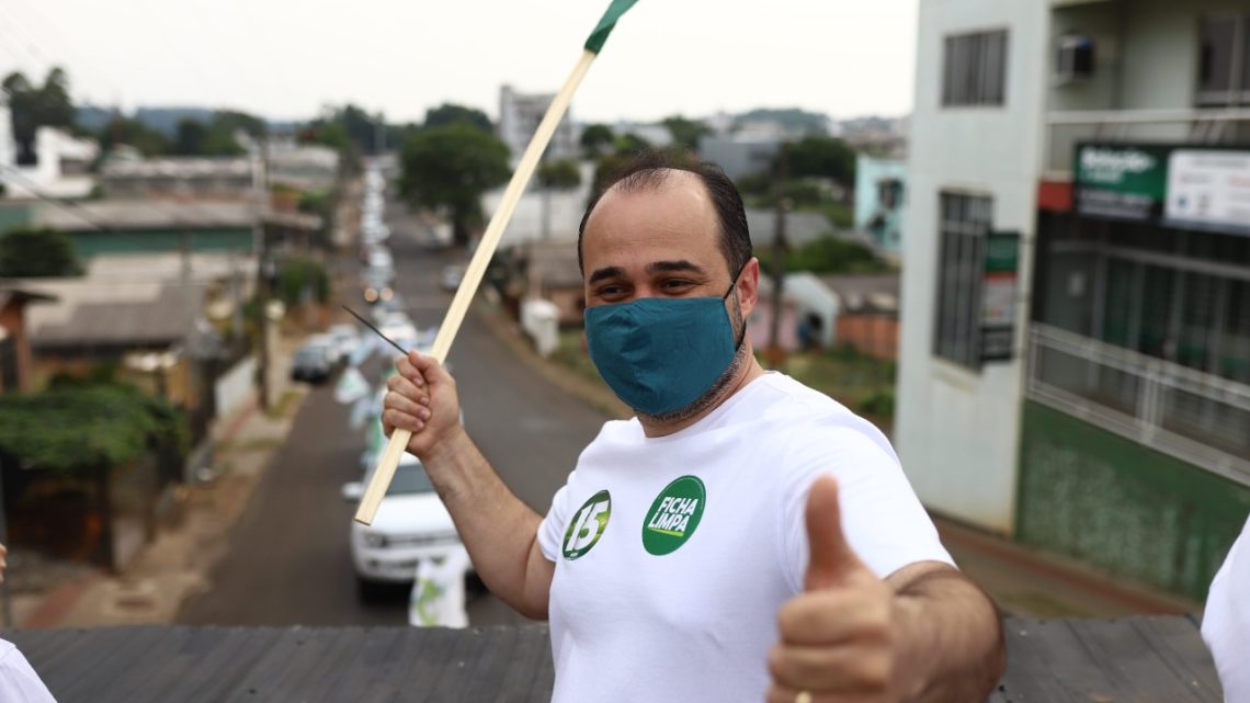 Fossá se mantém em segundo nas pesquisas e é o candidato que pode virar a página em Chapecó