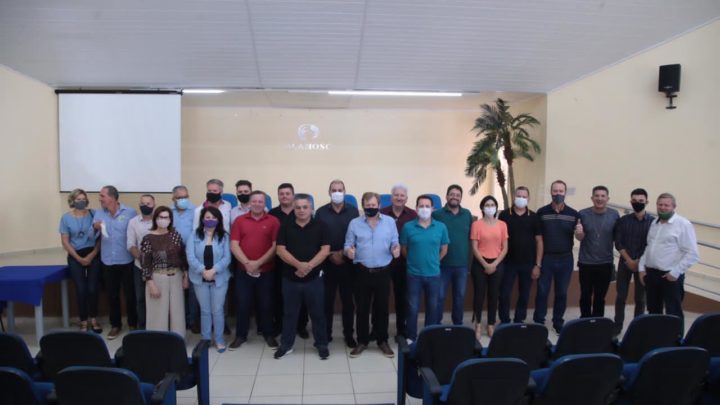 Em reunião com vereadores eleitos João e Itamar pedem união entre os poderes