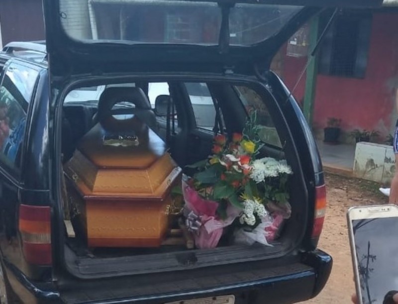 Durante enterro família descobre que corpo de bebê foi trocado