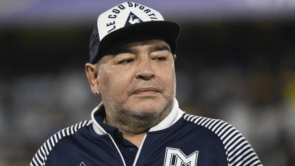 Morre o mito Diego Maradona, maior ídolo do futebol argentino