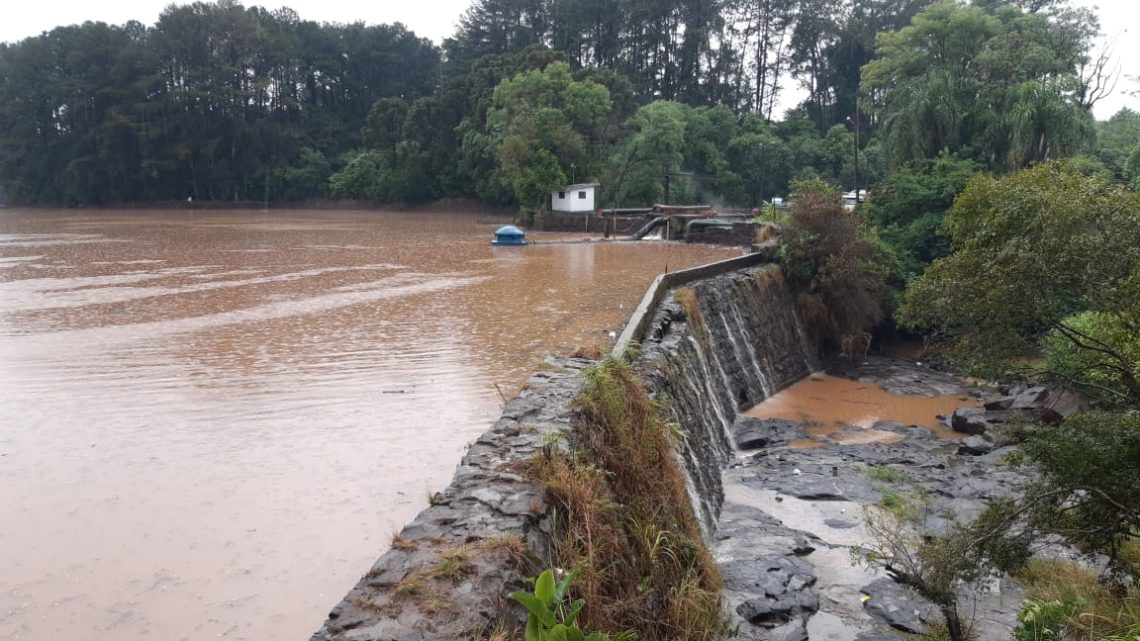 Chuva muda cenário e bacia do São José atinge 100% em Chapecó