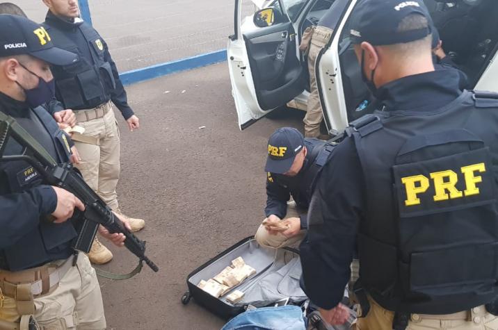 Polícia Rodoviária Federal prende cinco bandidos envolvidos em assalto em Criciúma