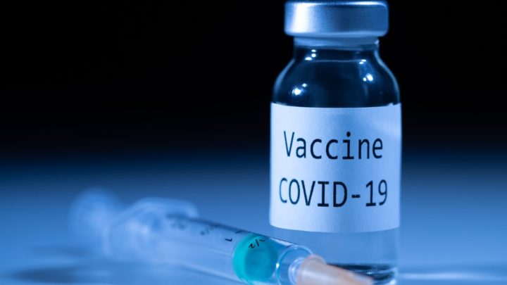 Ministério da Saúde exclui presos da lista de prioridades para vacinação