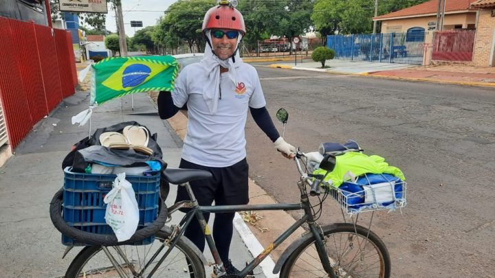 Pai de bailarina paga promessa e pedala durante 11 dias para ver filha se formar em SC