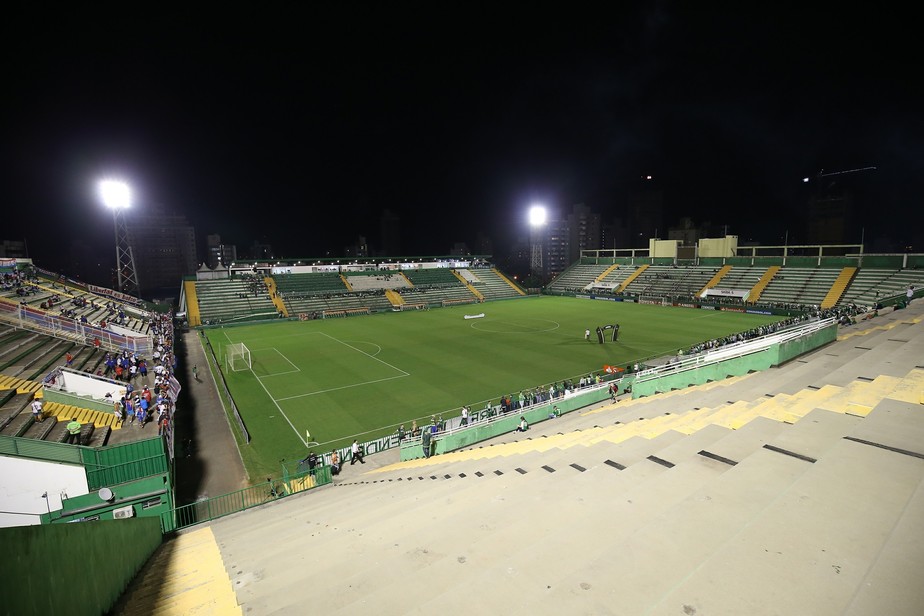 Chapecoense tenta reabilitação contra o Figueirense na série B