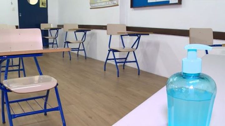 Após volta às aulas, 99 professores testam positivo para Covid-19 em SC