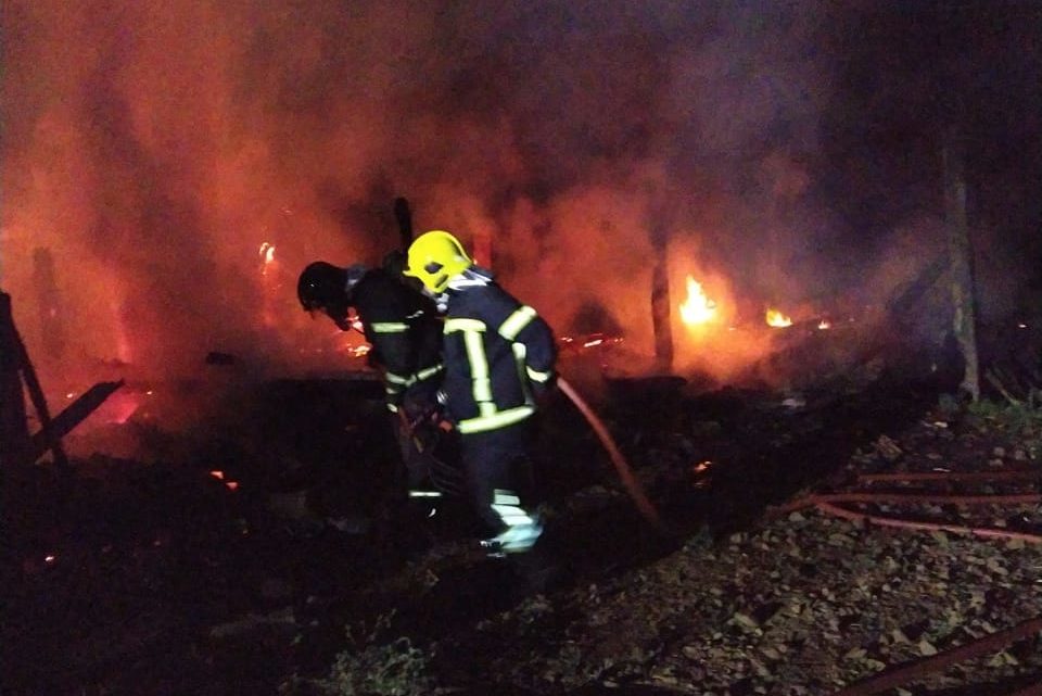 Chiqueirão é totalmente destruído pelo fogo em Quilombo