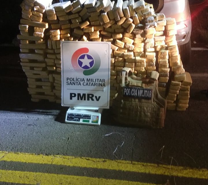 Mais de 600 kg de maconha são apreendidos na divisa entre PR e SC