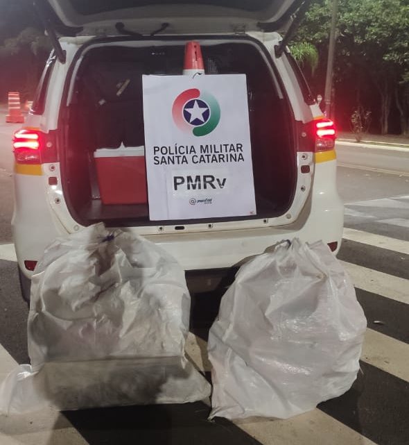 Veículo de Chapecó é abordado com produtos eletrônicos contrabandeados do Paraguai
