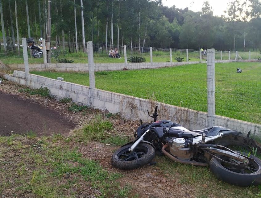 Motociclista morre após sair da pista na SC 386 em Mondaí