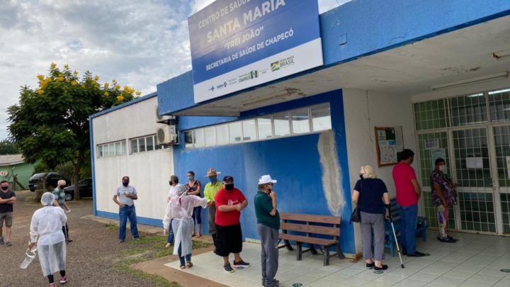 Vacinação para idosos com mais de 73 anos será nesta terça-feira em Chapecó