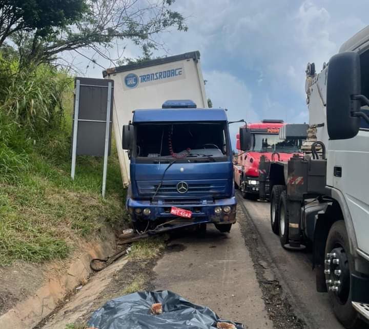 Tragédia: mãe e filho são atropelados pelo próprio caminhão no PR
