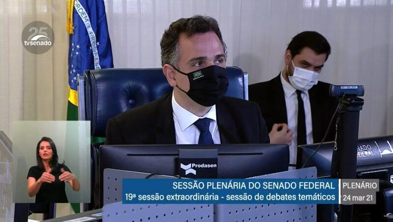 Vídeo: Assessor de Bolsonaro é investigado por gesto racista em sessão do Senado