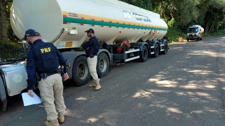 PRF realiza operação de fiscalização de transporte de produtos perigosos no oeste de SC