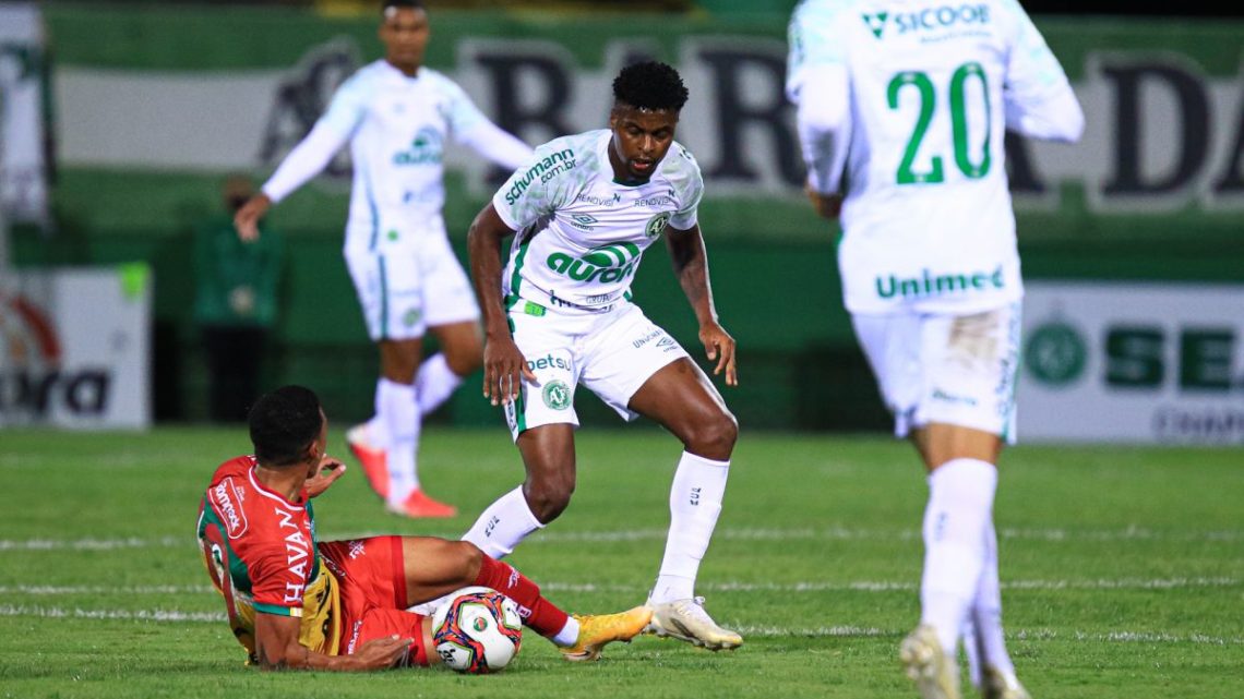 Chapecoense e Brusque ficam no empate na Arena Condá