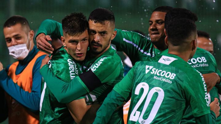 Chapecoense vence o Hercílio Luz e está na semifinal do Campeonato Catarinense