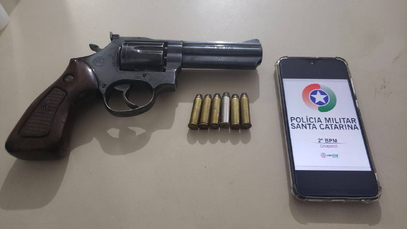 Mulher é detida com arma de fogo ilegal no loteamento Monte Castelo em Chapecó