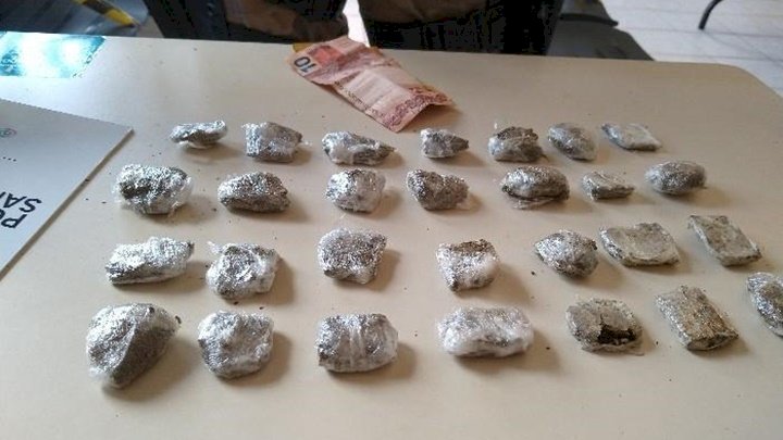 Dois adolescentes são apreendidos com drogas em Chapecó