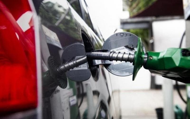 Governo aumenta imposto e força alta da gasolina em Santa Catarina