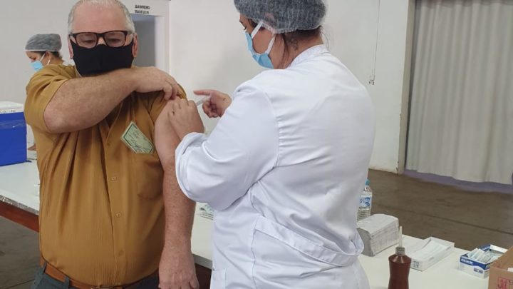 Chapecó vacina 66 anos e abre para 65 anos no sábado (10)