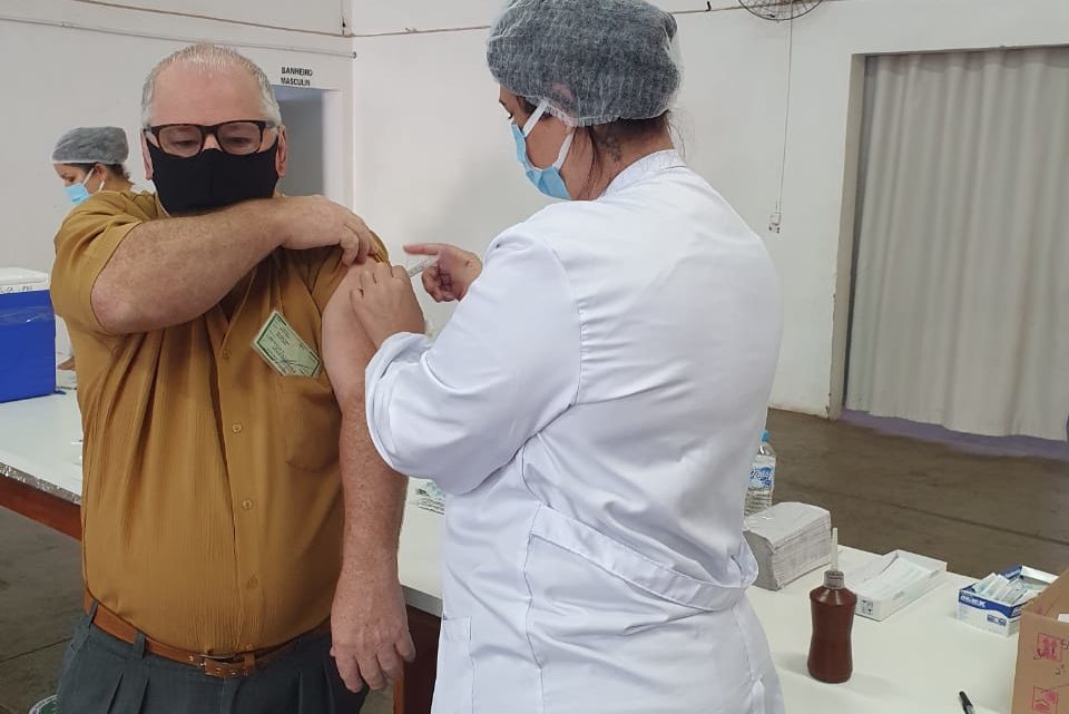 Chapecó vacina 66 anos e abre para 65 anos no sábado (10)