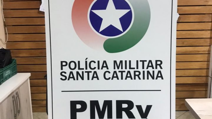 PMRv apreende pistola 9mm em abordagem veicular