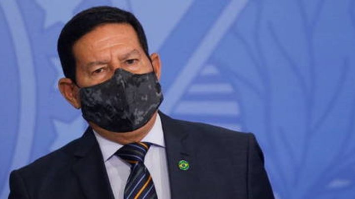 Mourão diz que há condições para realização de cultos na pandemia