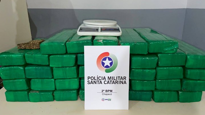 Polícia Militar localiza 28 kg de maconha em Chapecó