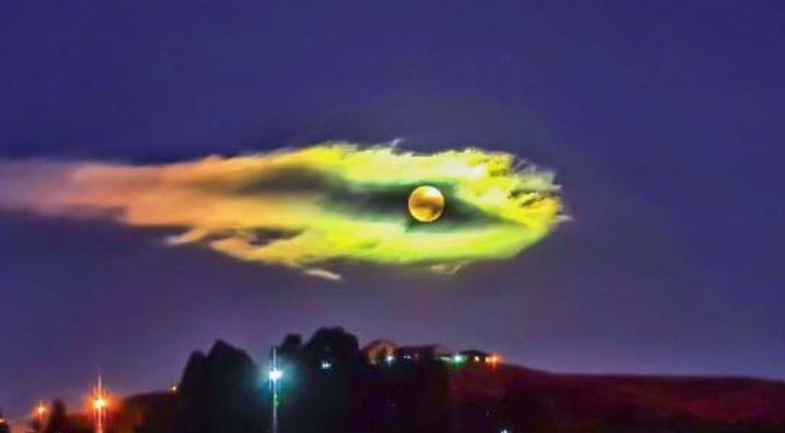 Superlua ou cometa: imagens fantásticas aparecem no céu de SC