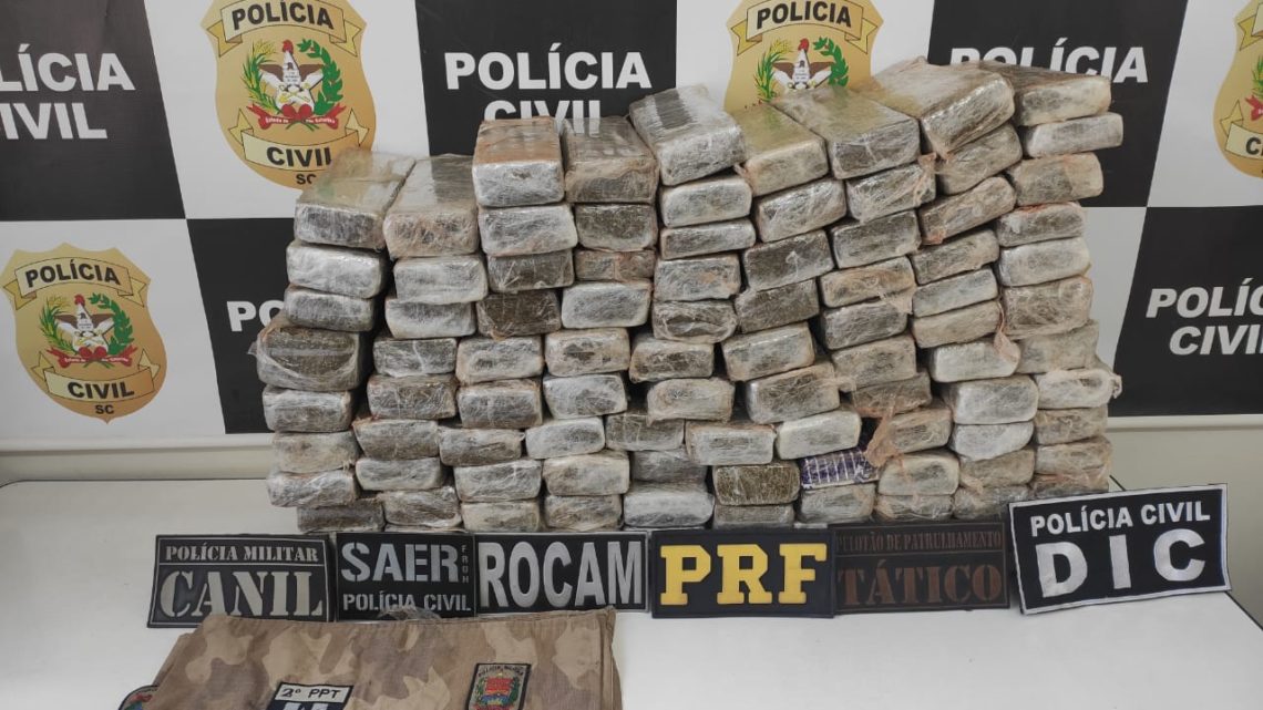 Trabalho policial conjunto resulta na prisão do responsável por carregamento de quase 80kg de maconha em Chapecó