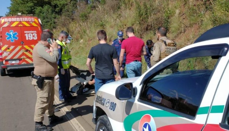 Homem é flagrado transportando cadáver em carrinho de mão na SC-350