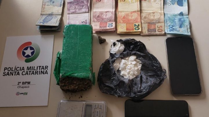 Mulher é detida após esconder cocaína dentro do sutiã em Chapecó