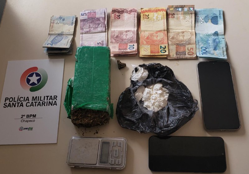 Mulher é detida após esconder cocaína dentro do sutiã em Chapecó