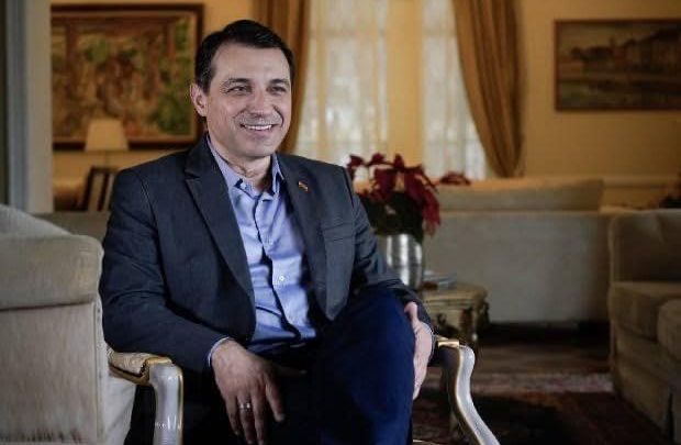 Carlos Moisés é absolvido no tribunal e volta ao cargo de governador de SC