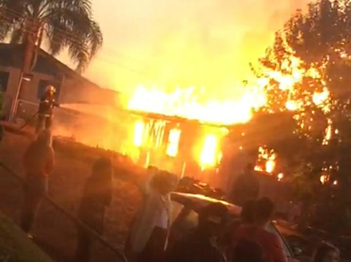 Urgente: pai, mãe e dois filhos morrem em incêndio em residência em São Domingos