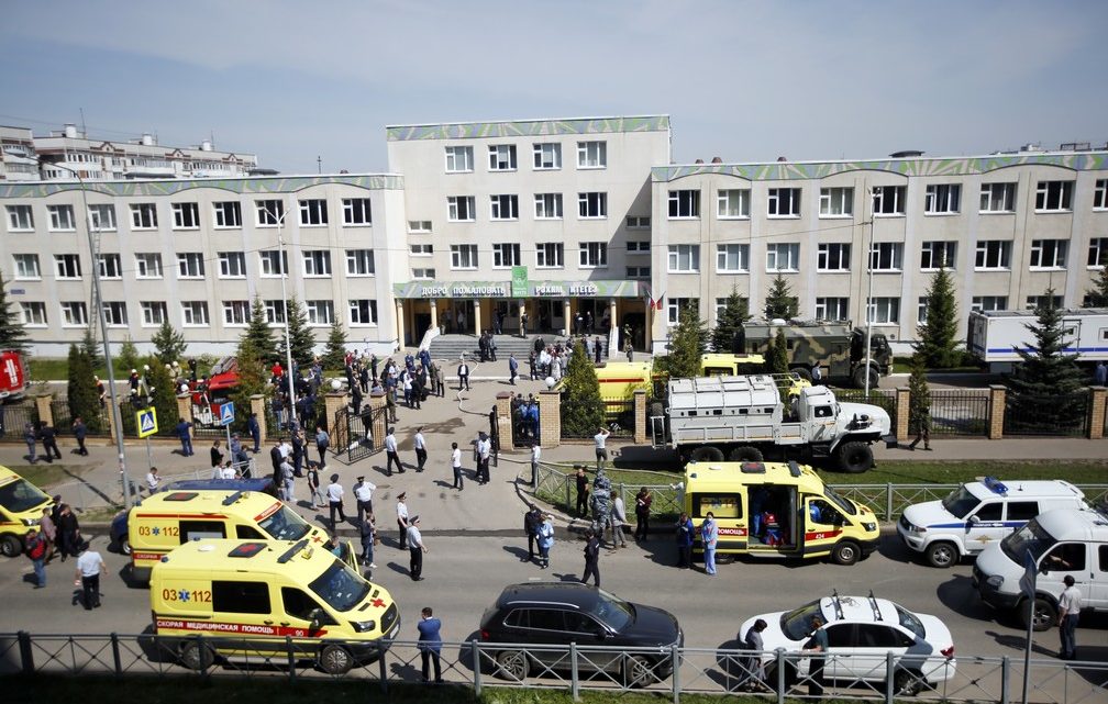 Alunos e professor são mortos em ataque a tiros em escola na Rússia