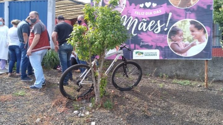 Assassino chegou de bicicleta e usou espada samurai para matar crianças e adultos