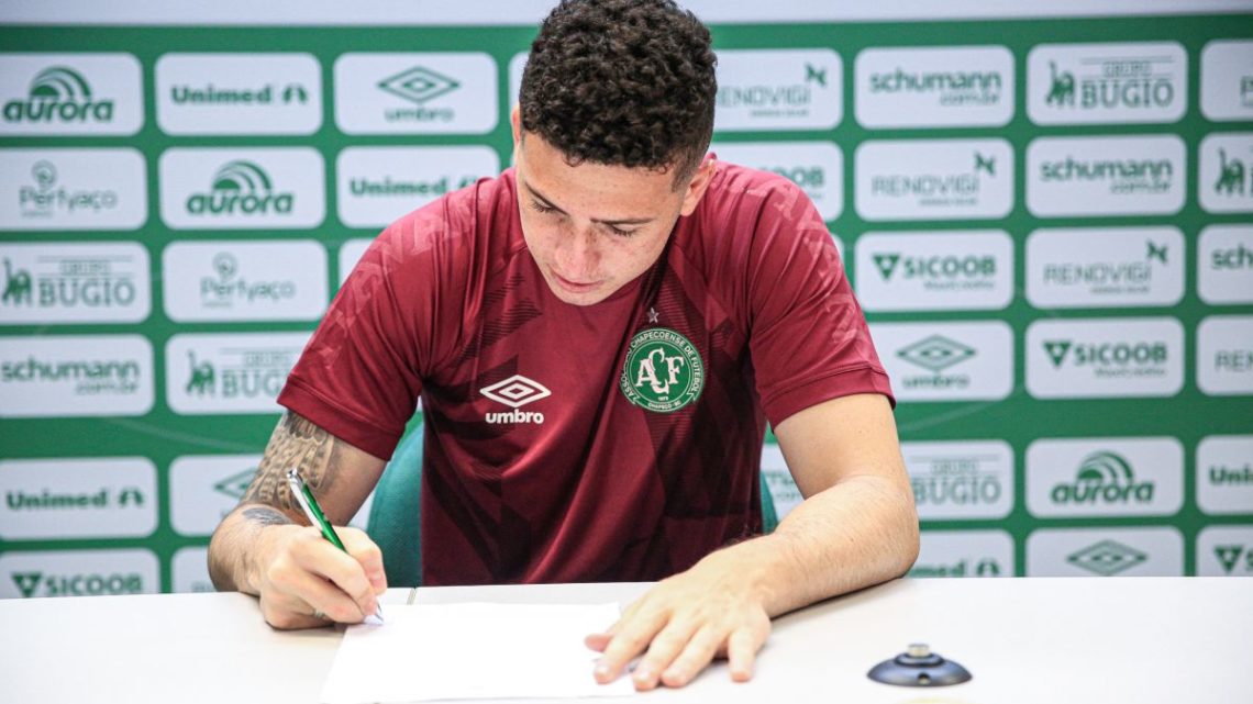 Até 2022! Chape prorroga contrato do goleiro Tiepo